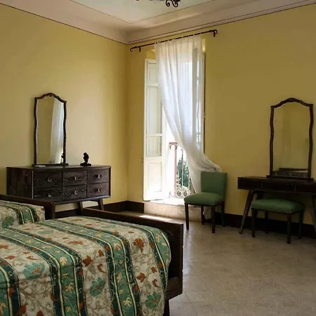 Palazzo Cansacchi Vakantiehuis Monte Campano