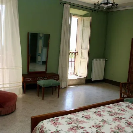 Palazzo Cansacchi * Monte Campano